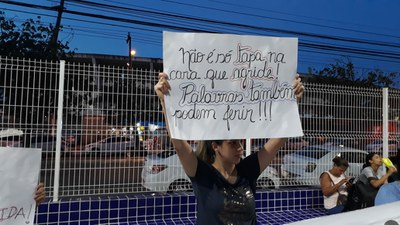 Manifestantes cobram respeito de gestores aos profissionais da saúde