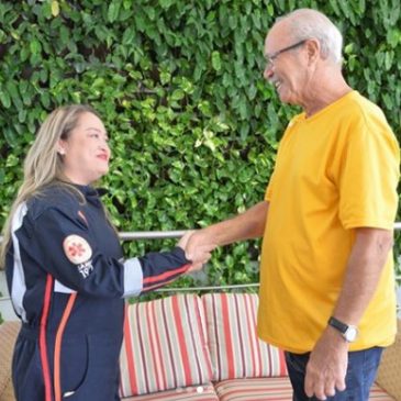 Enfermeira do Samu salva a vida de paciente após ele sofrer 3 paradas cardíacas