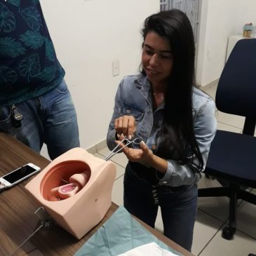 Em projeto pioneiro no Brasil, Coren-AL e Cofen capacitam enfermeiros para inserção de DIU