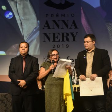 História de técnica de enfermagem alagoana emociona público em prêmio Anna Nery
