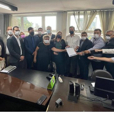 Enfermagem realiza ato e pede apoio do presidente do Senado ao Piso Salarial