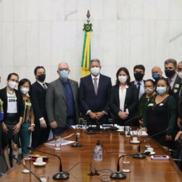 Arthur Lira honra palavra com a Enfermagem