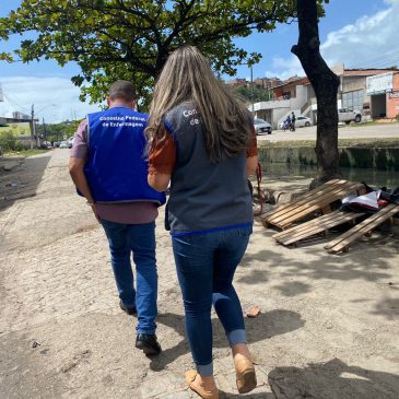 Gabinete de Crise realiza visitas aos profissionais de enfermagem atingidos pelas chuvas