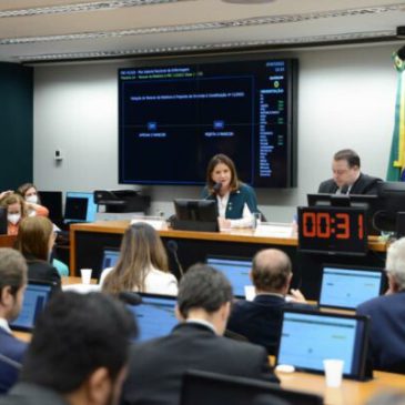 Aprovada PEC do piso da Enfermagem na comissão especial da Câmara