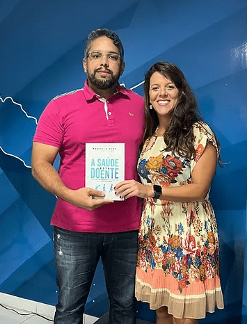 Enfermeira lança livro sobre saúde dos profissionais no Coren-AL