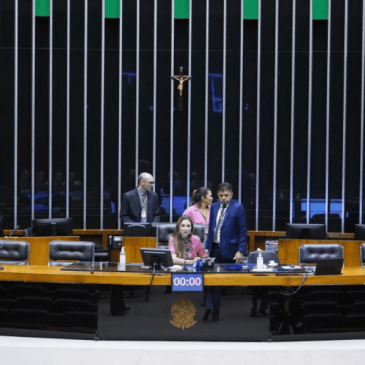 Câmara aprova projeto que permite às entidades filantrópicas pagar o piso da Enfermagem em 2023